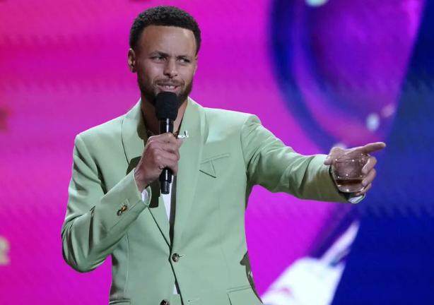 华体会华体会hth-库里主持ESPYS爆梗不断 汤普森贡献最佳获奖发言