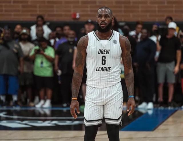 华体会登录-詹姆斯42分拿捏德鲁联赛 称自己已经恢复100%健康